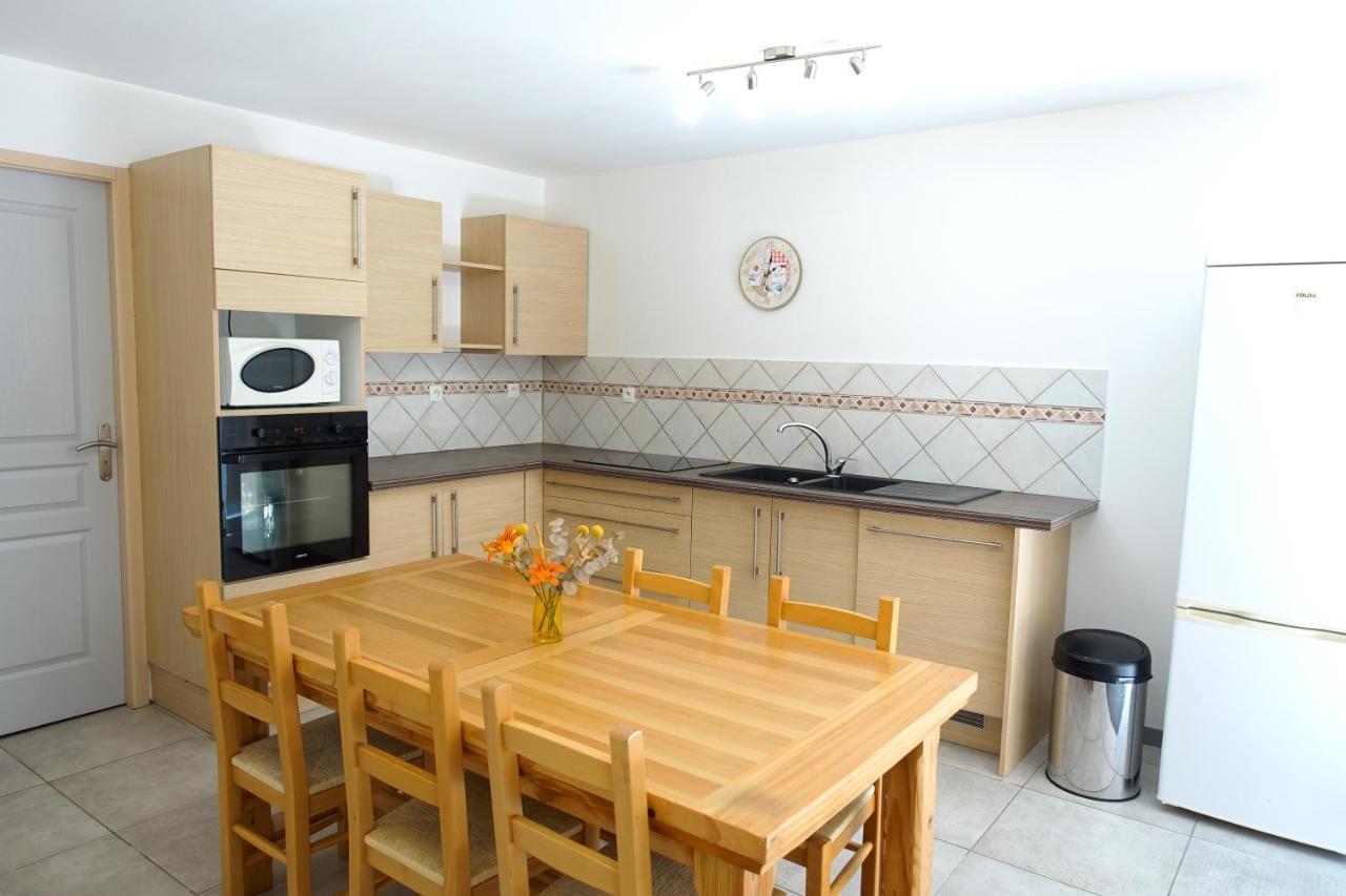 Appartement Spacieux Avec Terrasse Saint-André-dʼEmbrun Exterior foto