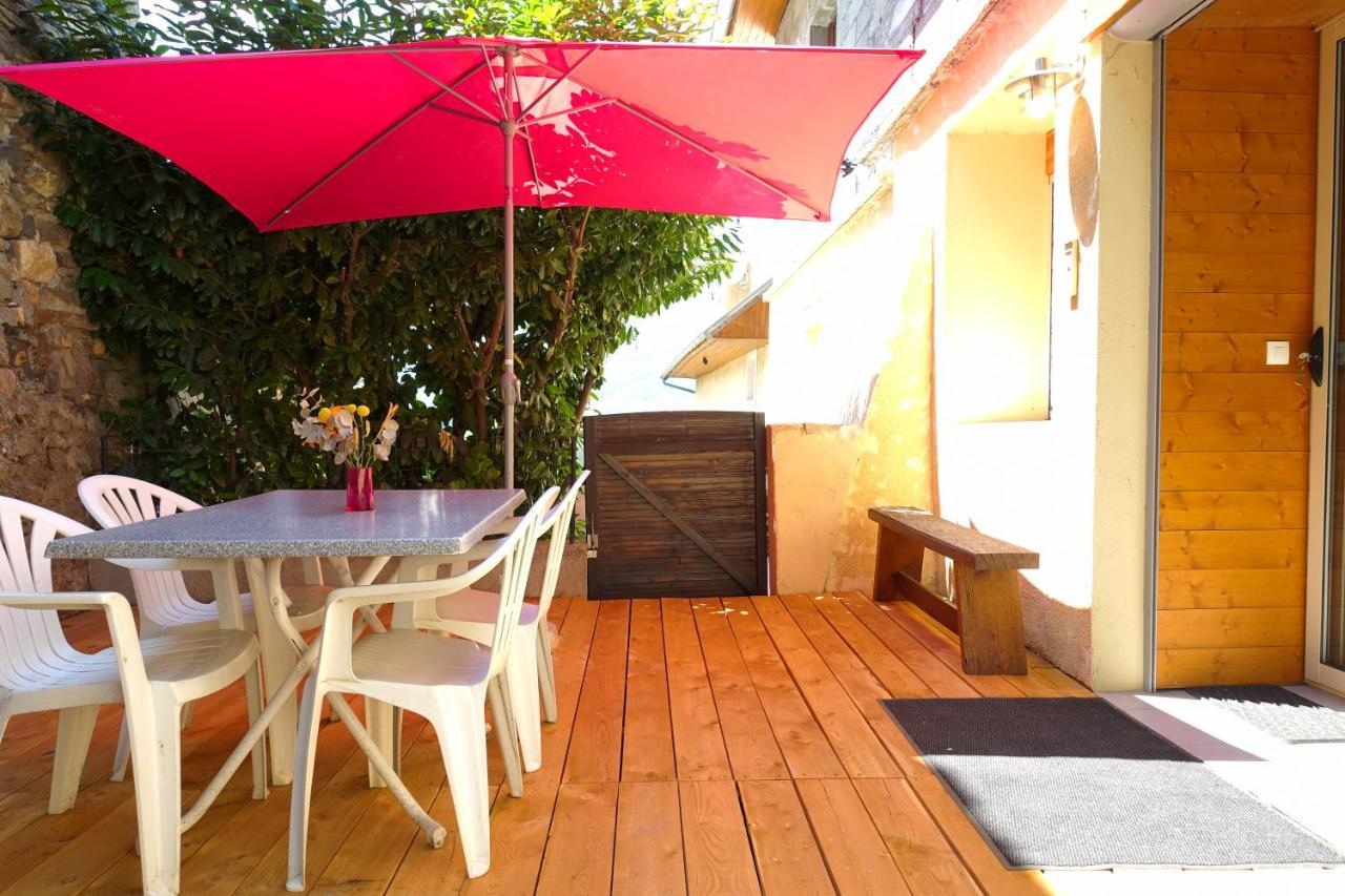 Appartement Spacieux Avec Terrasse Saint-André-dʼEmbrun Exterior foto