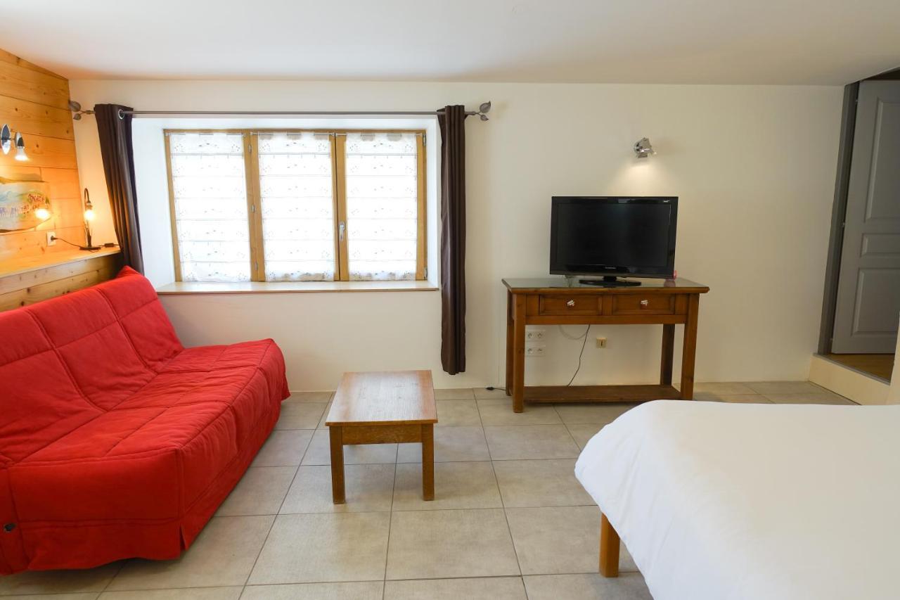 Appartement Spacieux Avec Terrasse Saint-André-dʼEmbrun Exterior foto