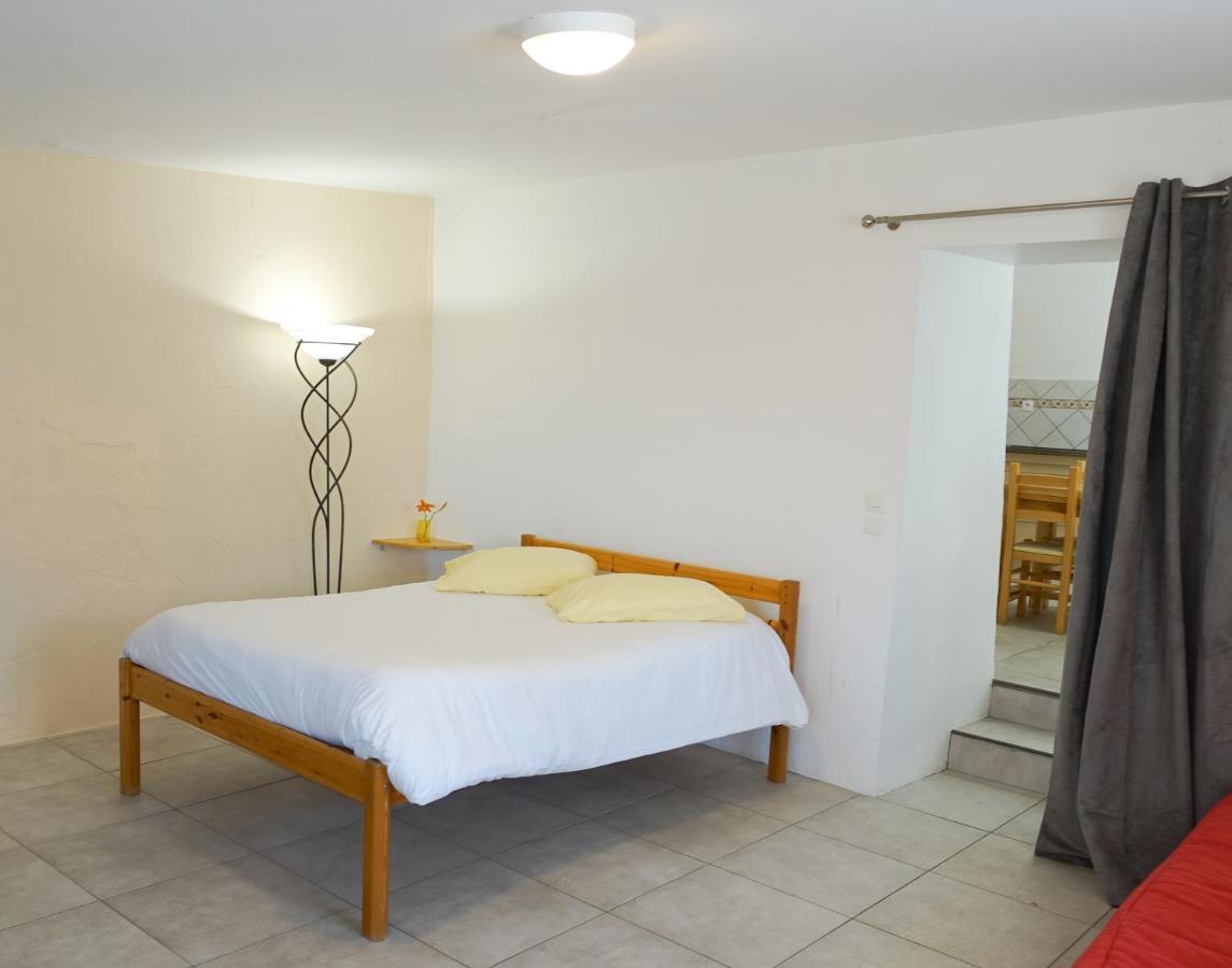 Appartement Spacieux Avec Terrasse Saint-André-dʼEmbrun Exterior foto